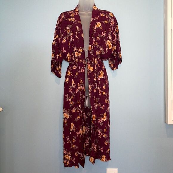 Forever 21 Floral Long Kimono - Picture 1 of 11